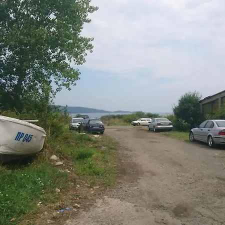 Treti Mart South Apartment Primorsko