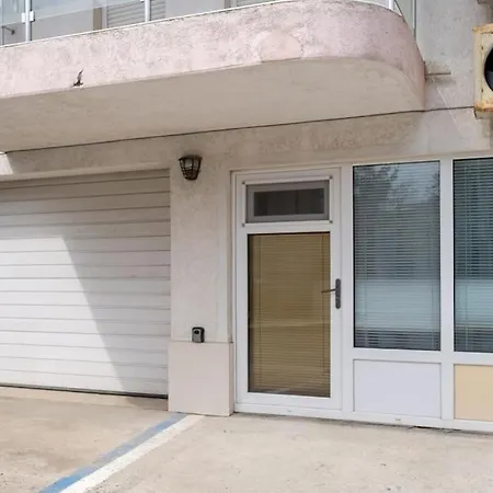 Treti Mart South Apartment