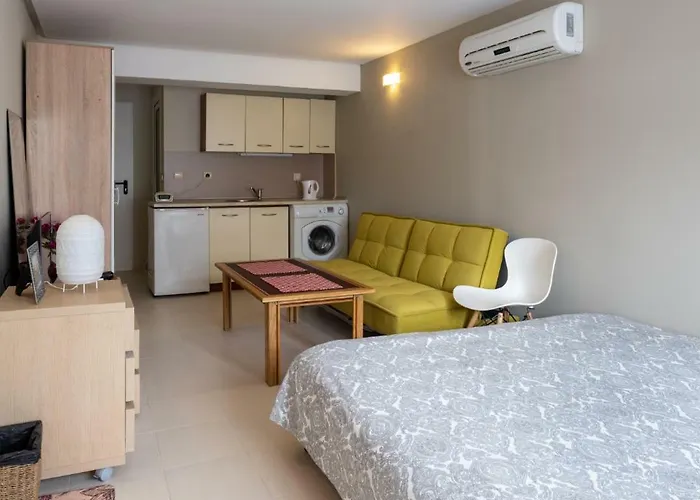 Treti Mart South Apartment Primorsko